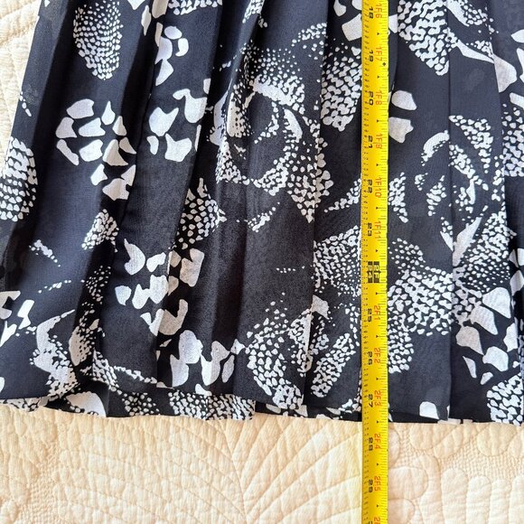 Vintage Alfred Dunner Sheer Black and White Rose Blouse & Skirt Set Size 8 & 10 - Picture 14 of 17